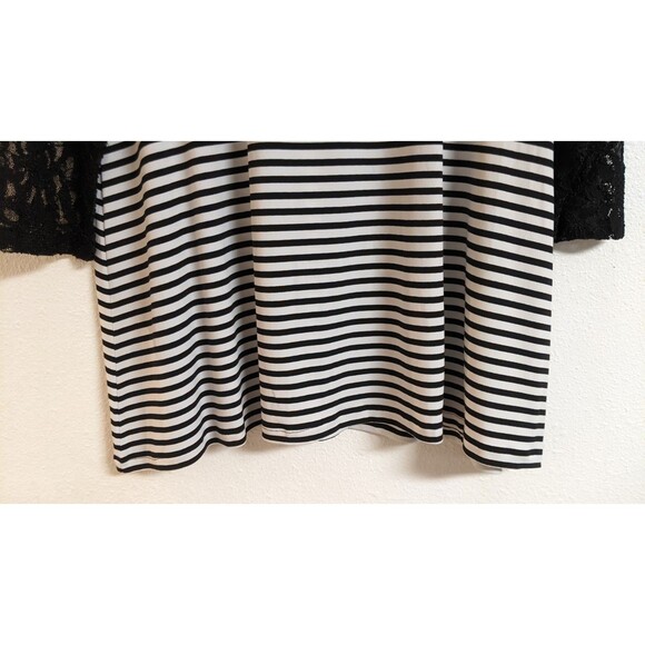 Women's CHICO'S Black/White Striped Lace Trim Jersey Swing Top 12 - Picture 5 of 11